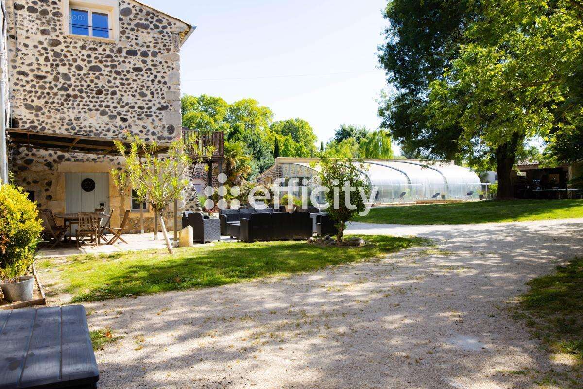 Maison 608 m² à Baix  - photo 4