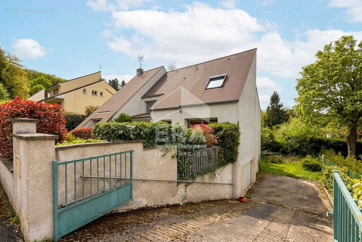 Maison à GIF-SUR-YVETTE