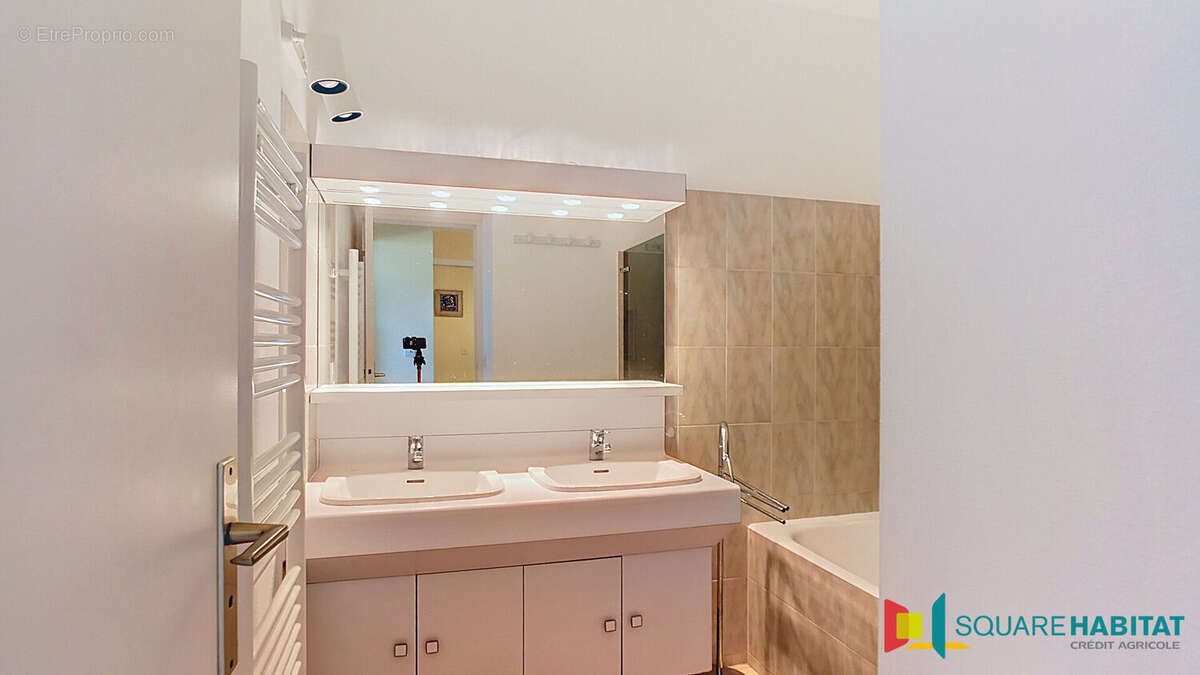 Appartement à MANDELIEU-LA-NAPOULE