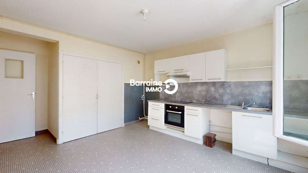 Barraine Immo - A VENDRE - PZ00LM2-TH : Appartement T6 centre-ville de Brest 133m² - photo 6