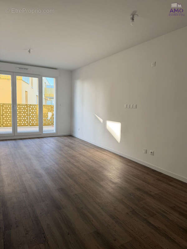 Appartement à LA CHAPELLE-SAINT-MESMIN