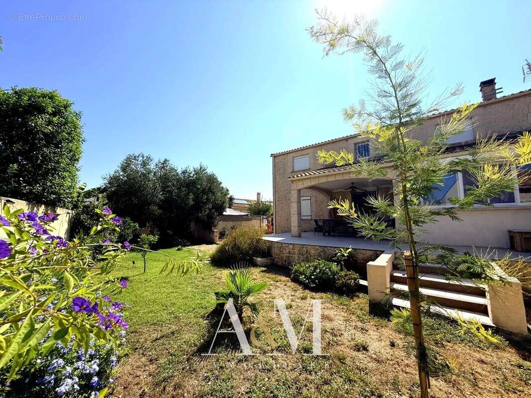 Villa T6 de 163 m² sur 576 m² - photo 4