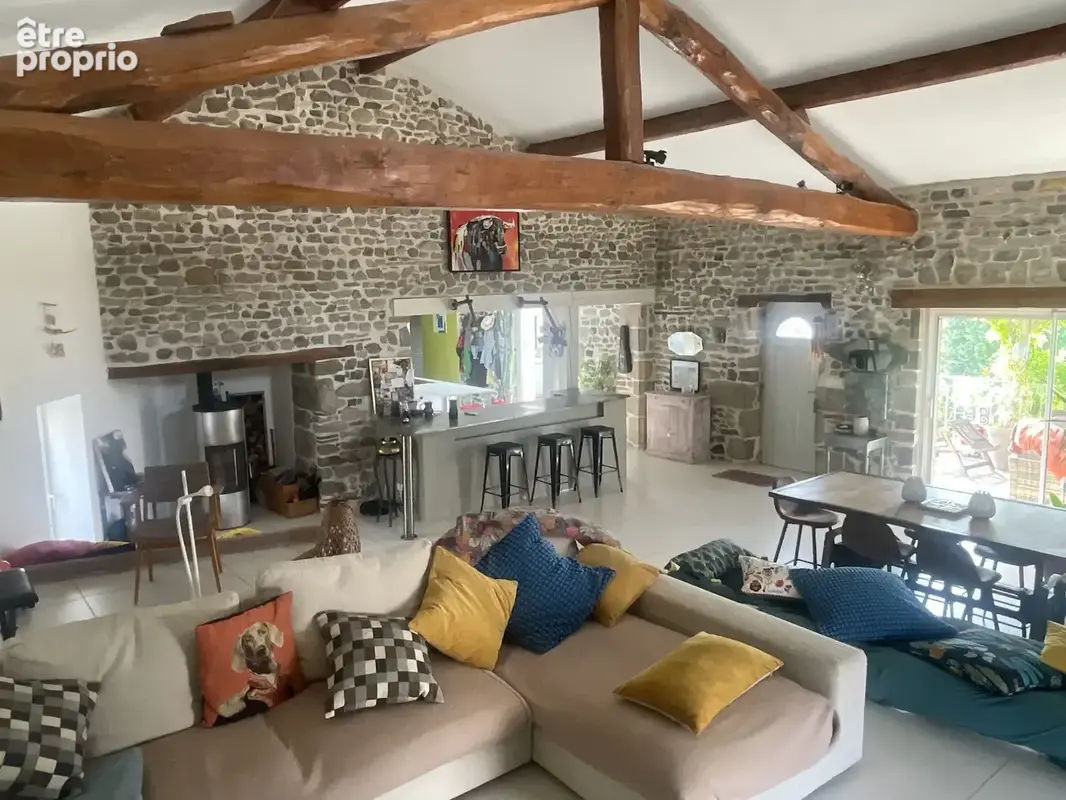 Maison 8 pièces 252 m² à vendre à Saint-Babel (63500) - photo 8