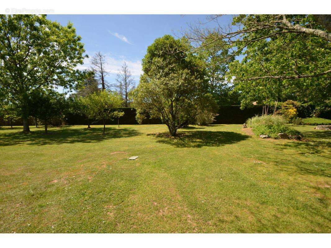 Maison à MONTPON-MENESTEROL