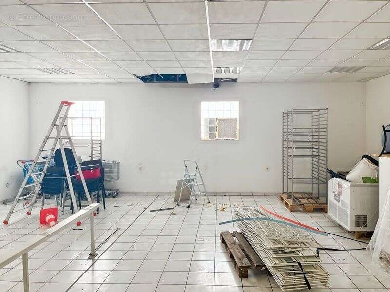 Commerce à FLEURANCE