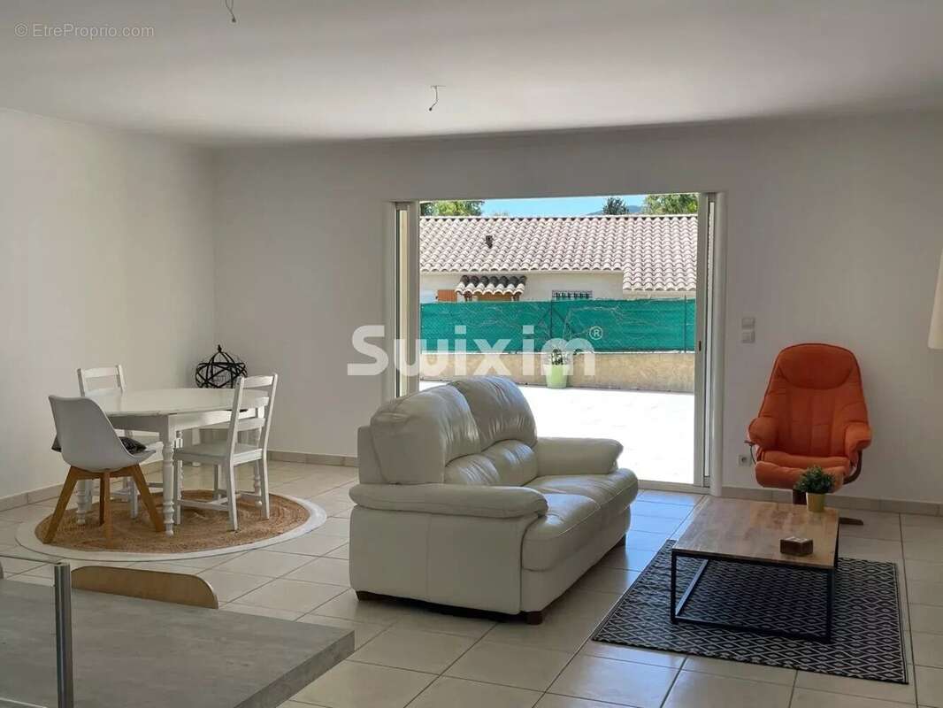 Maison à ROQUEBRUNE-SUR-ARGENS