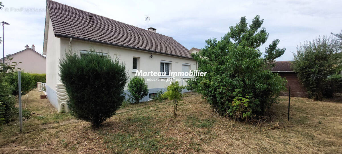 Maison à YVRE-L&#039;EVEQUE