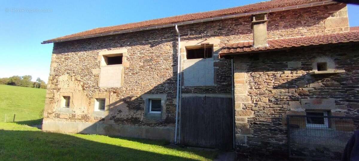 Maison à ESPEYROUX