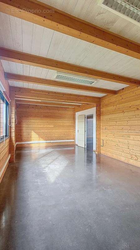 Photo 6 - Commerce à MONTELIER