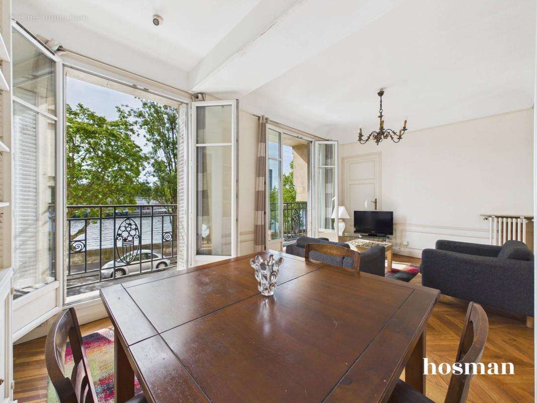 Appartement à PARIS-16E