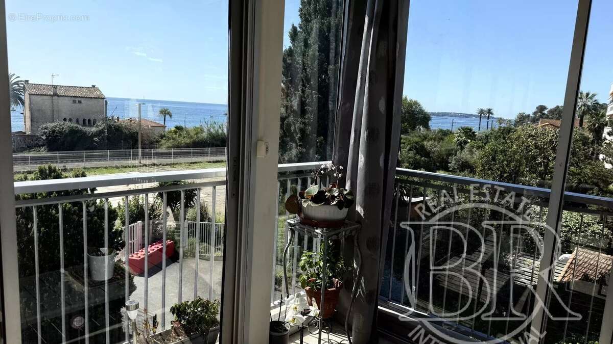 Appartement à VALLAURIS