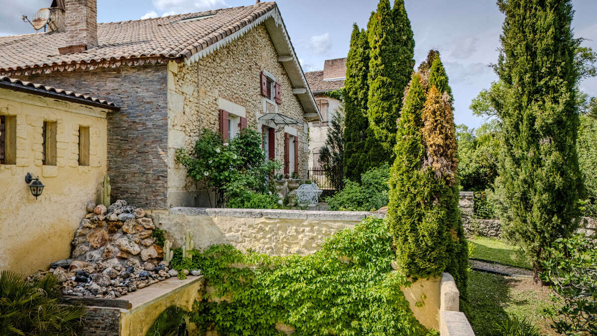 Maison à DOUZILLAC