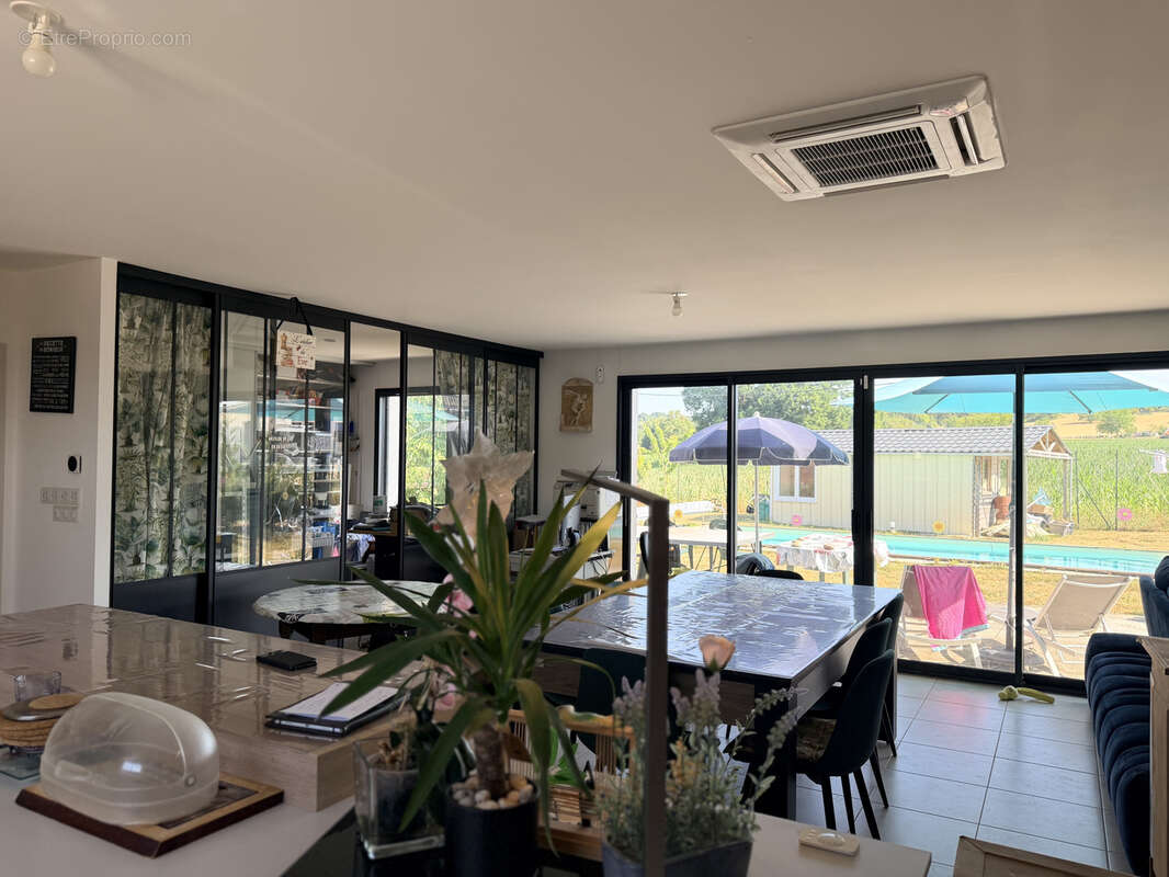 Maison contemporaine avec piscine, garage et deux studios - photo 3