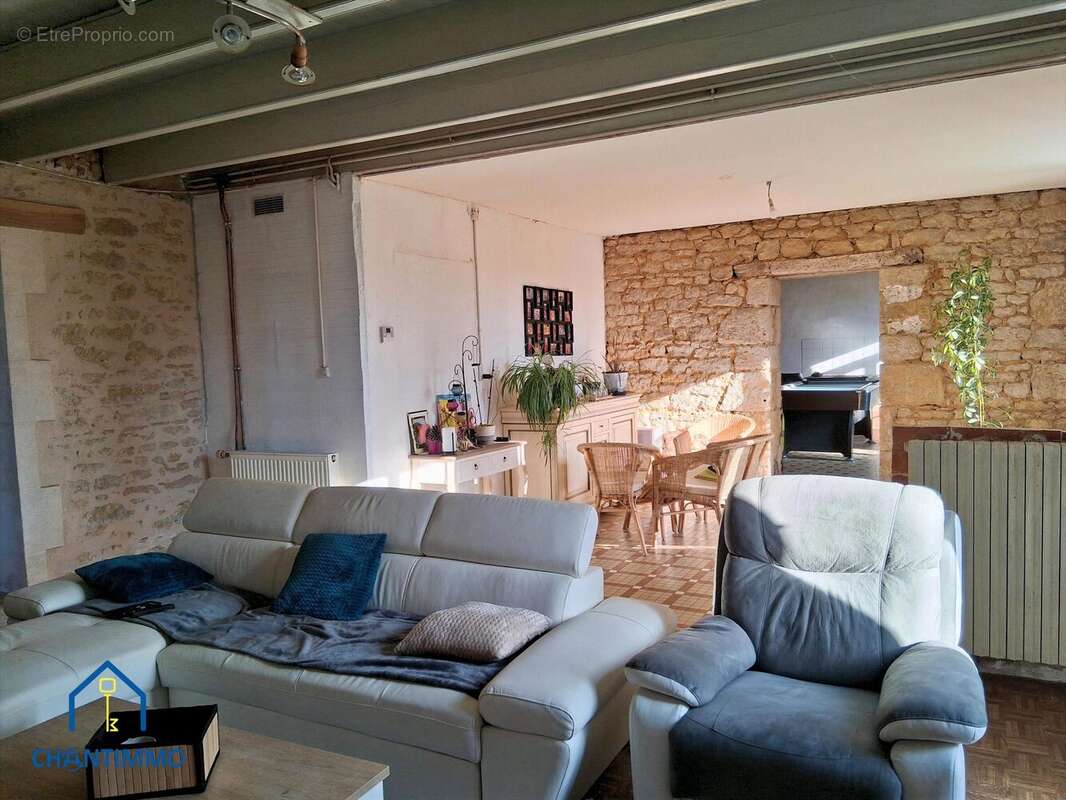 Maison à LA CAILLERE-SAINT-HILAIRE