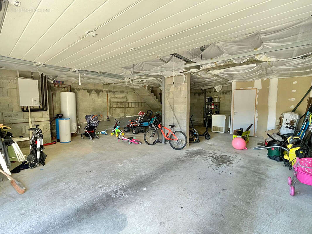 Maison à SAINT-CLAIR-DE-LA-TOUR