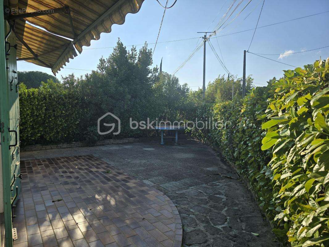 Maison à MONTELIMAR