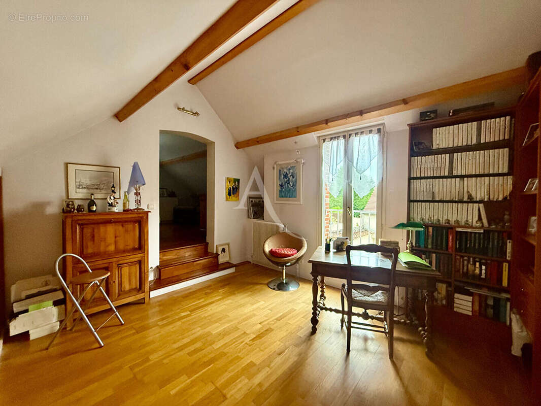 Maison à MORANCEZ