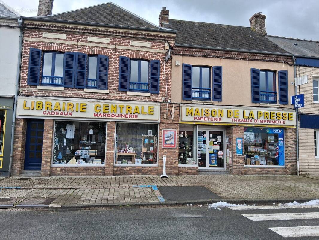 Commerce à RUE