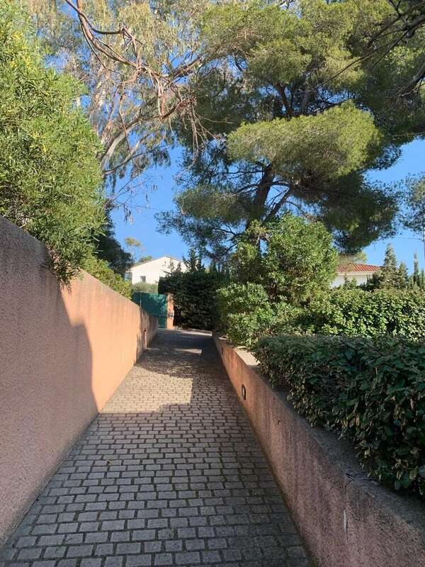 Maison à LES ISSAMBRES