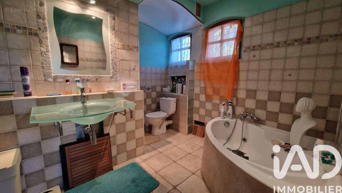 Maison 185 m² à Salignac  - photo 8