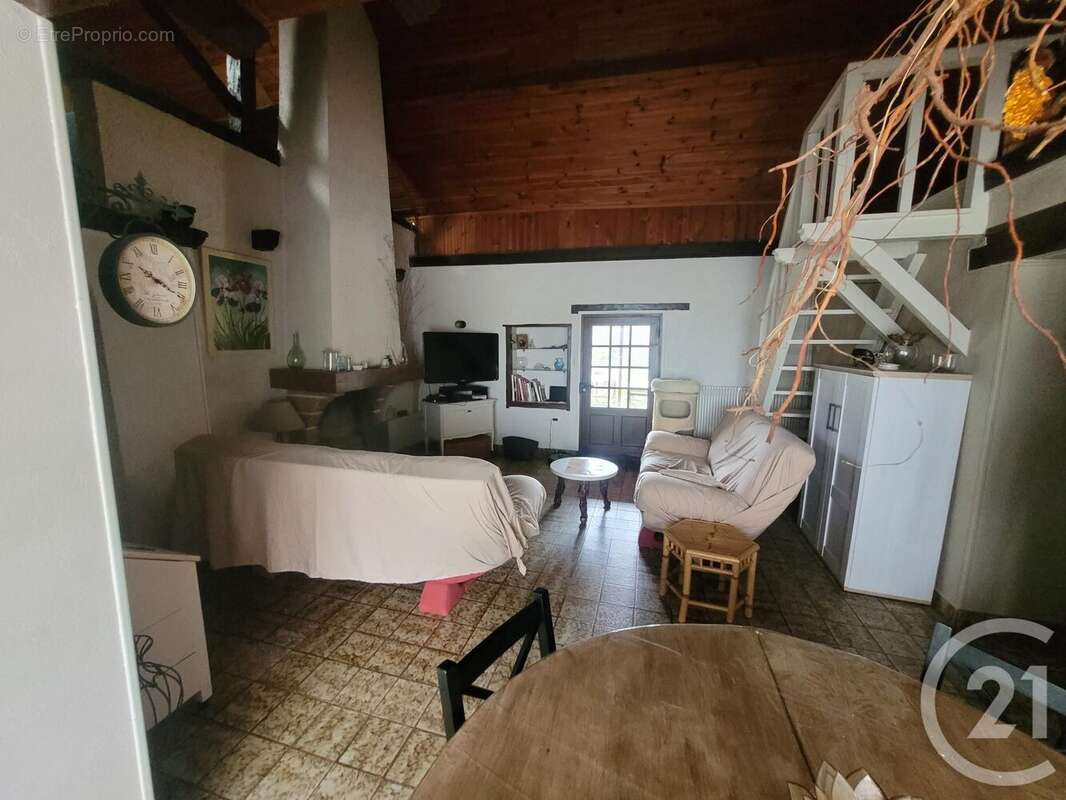 Maison 161 m² à Menetreuil  - photo 6