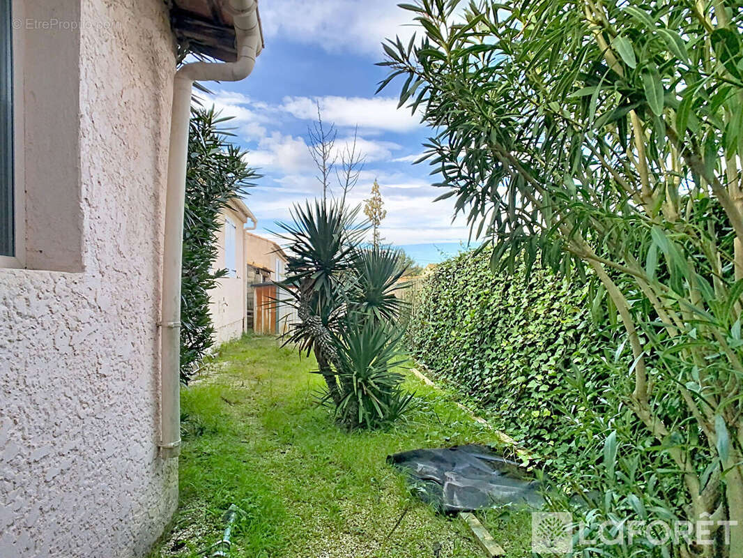 Maison à CHATEAUNEUF-LES-MARTIGUES
