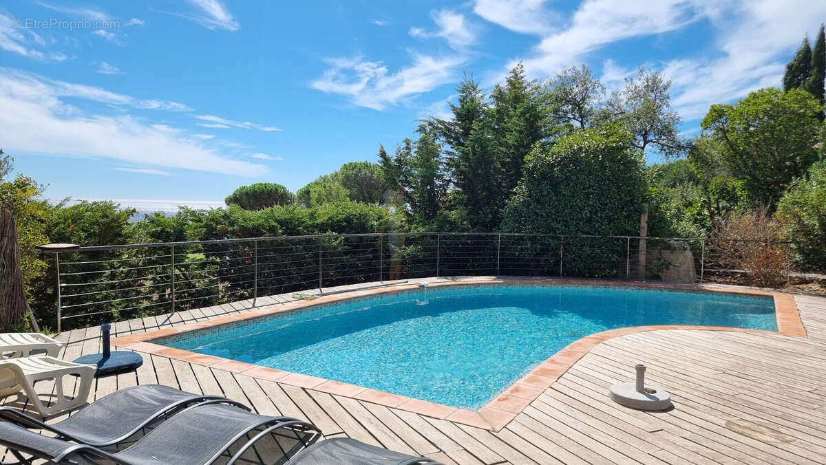 Maison à LES ISSAMBRES