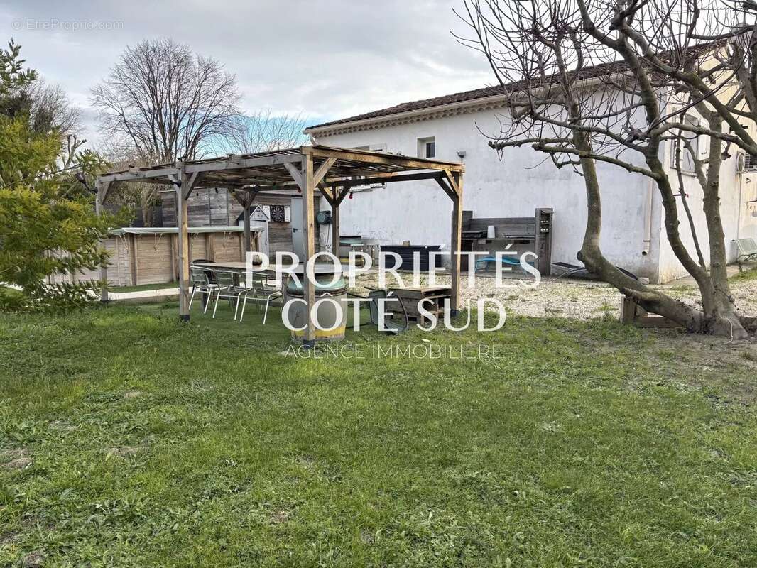 Maison à ROQUEMAURE