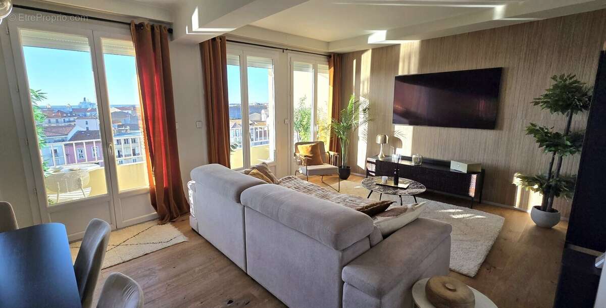 Sete - residence avec ascenseur - photo 9