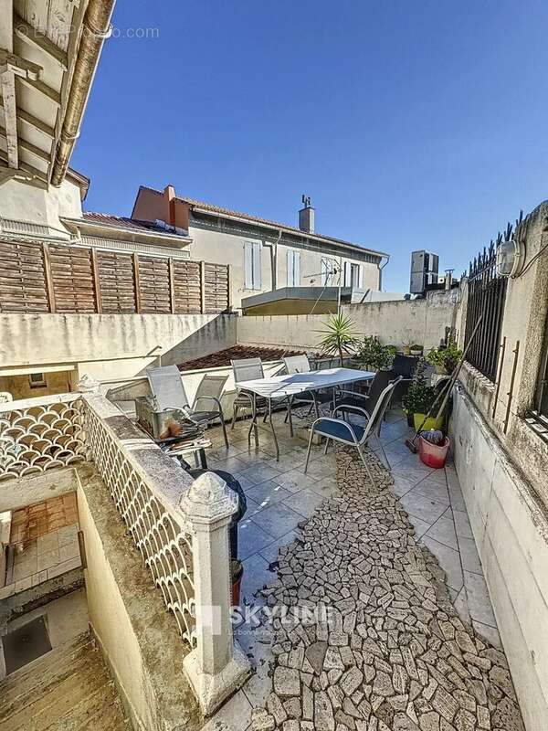 Appartement à MARSEILLE-8E