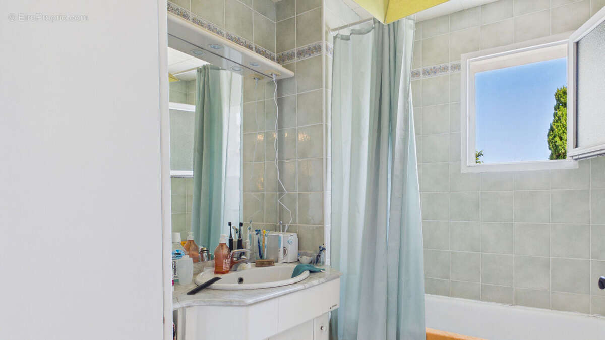 Guéthary  Appartement 4 pièces 90 m²  À deux pas du village et du littoral - photo 16