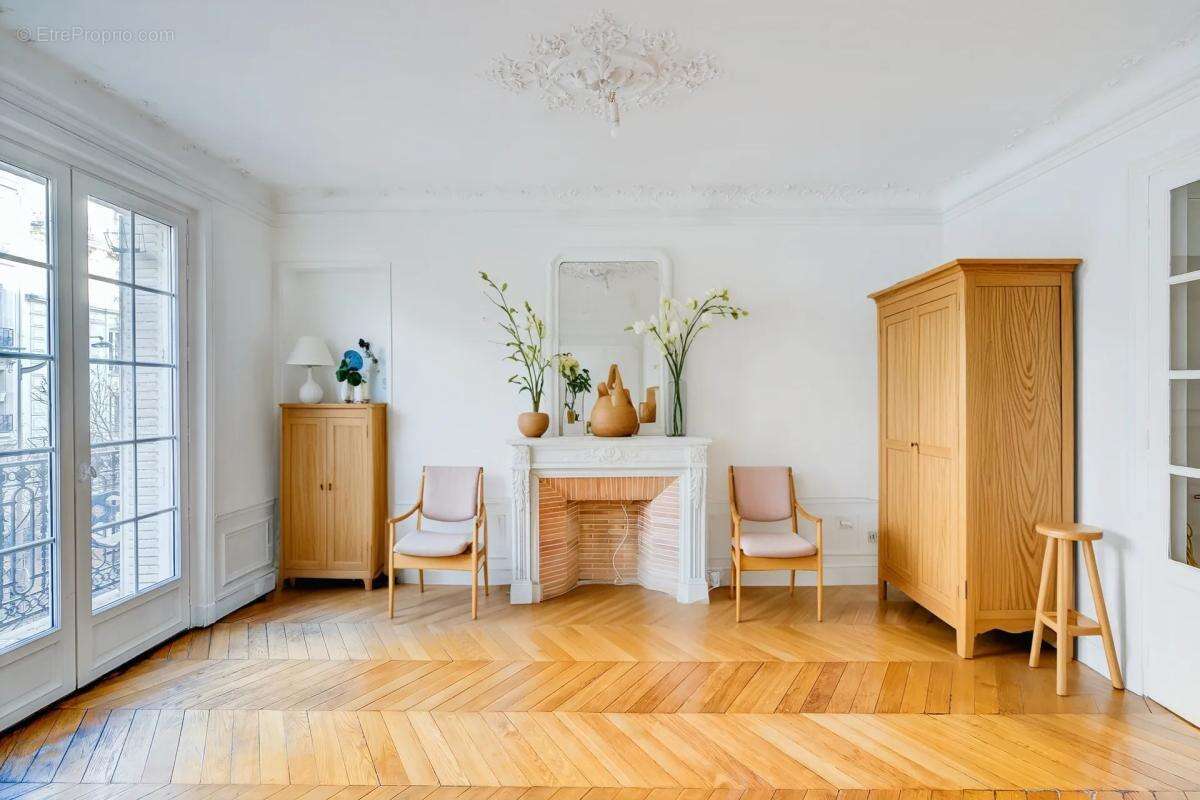 Appartement à PARIS-18E