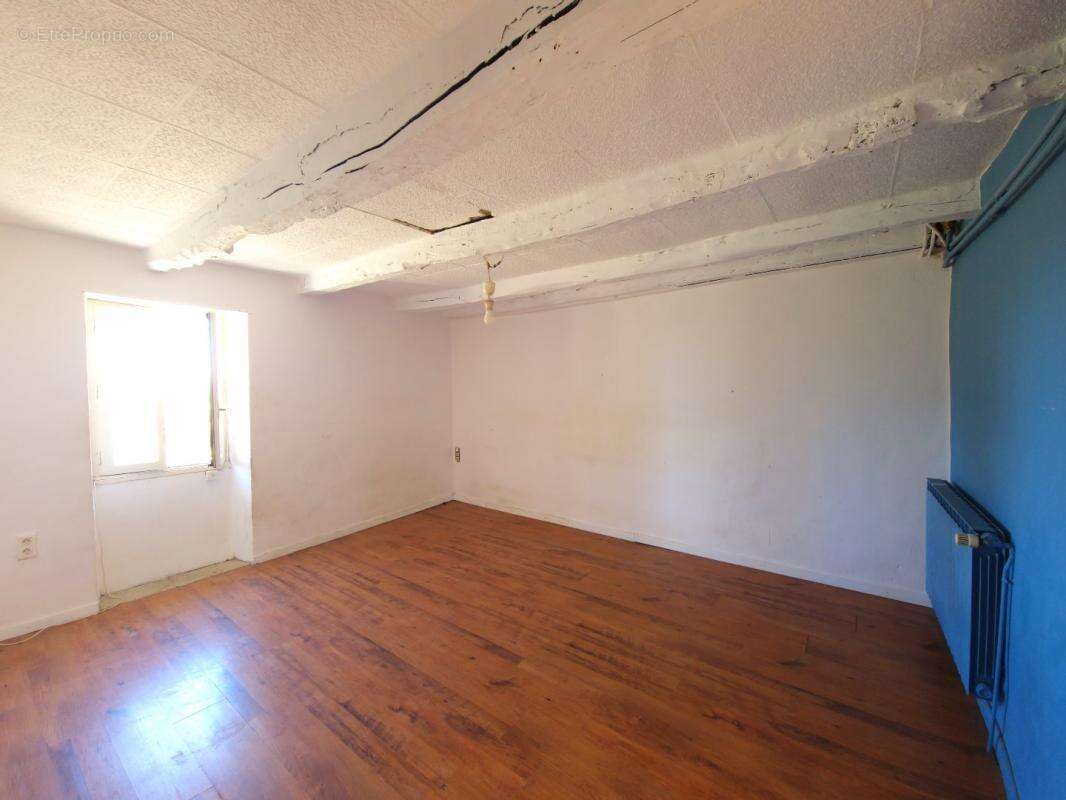 Maison à LACAPELLE-LIVRON