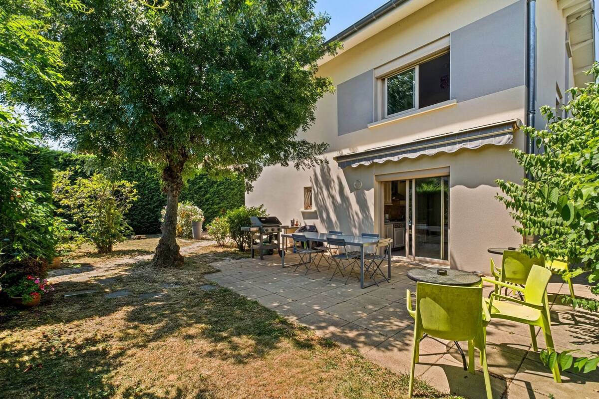 Maison t8 de 196 m2 - photo 5