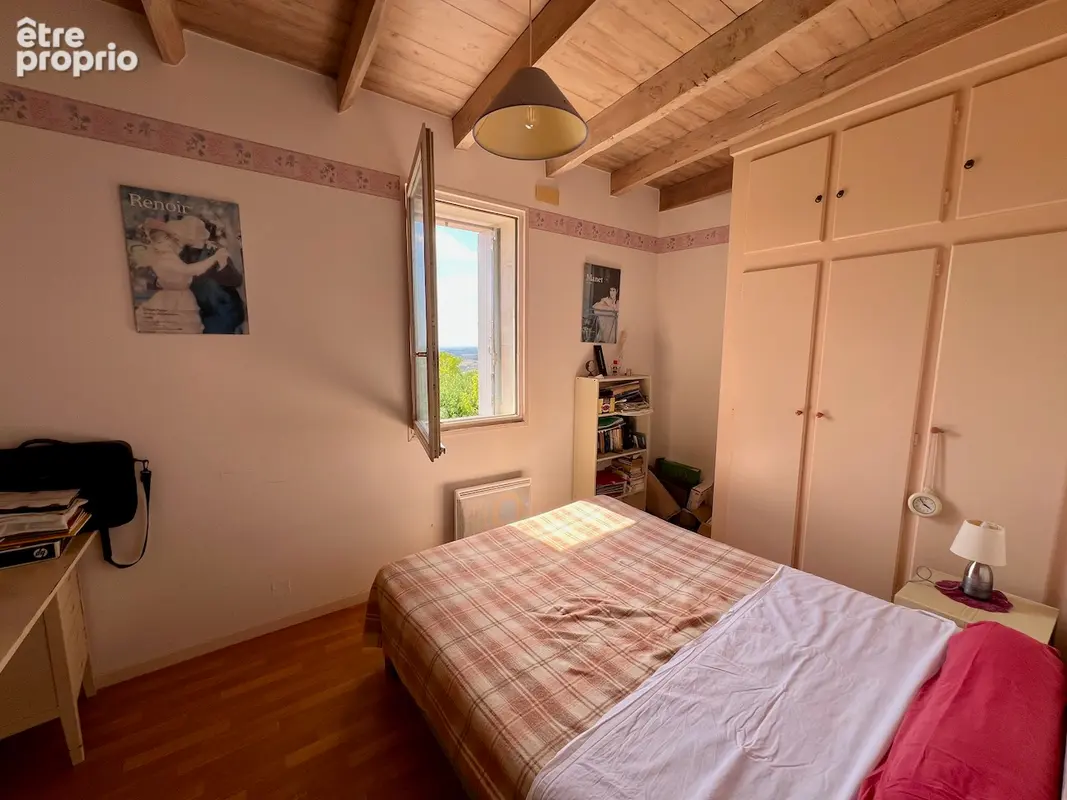 À Monclar, découvrez cette belle maison de maître en pierre de179 m²  datant des années 1820, sur un terrain d'environ 900 m², a - photo 9