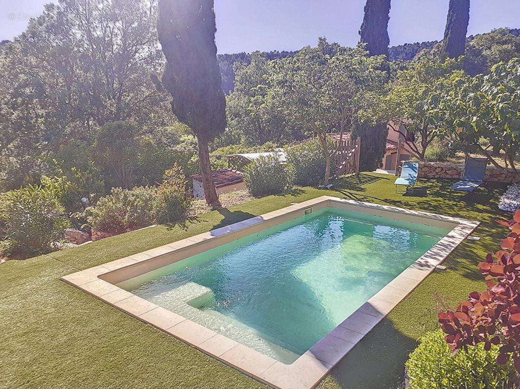 Maison à LA ROQUEBRUSSANNE