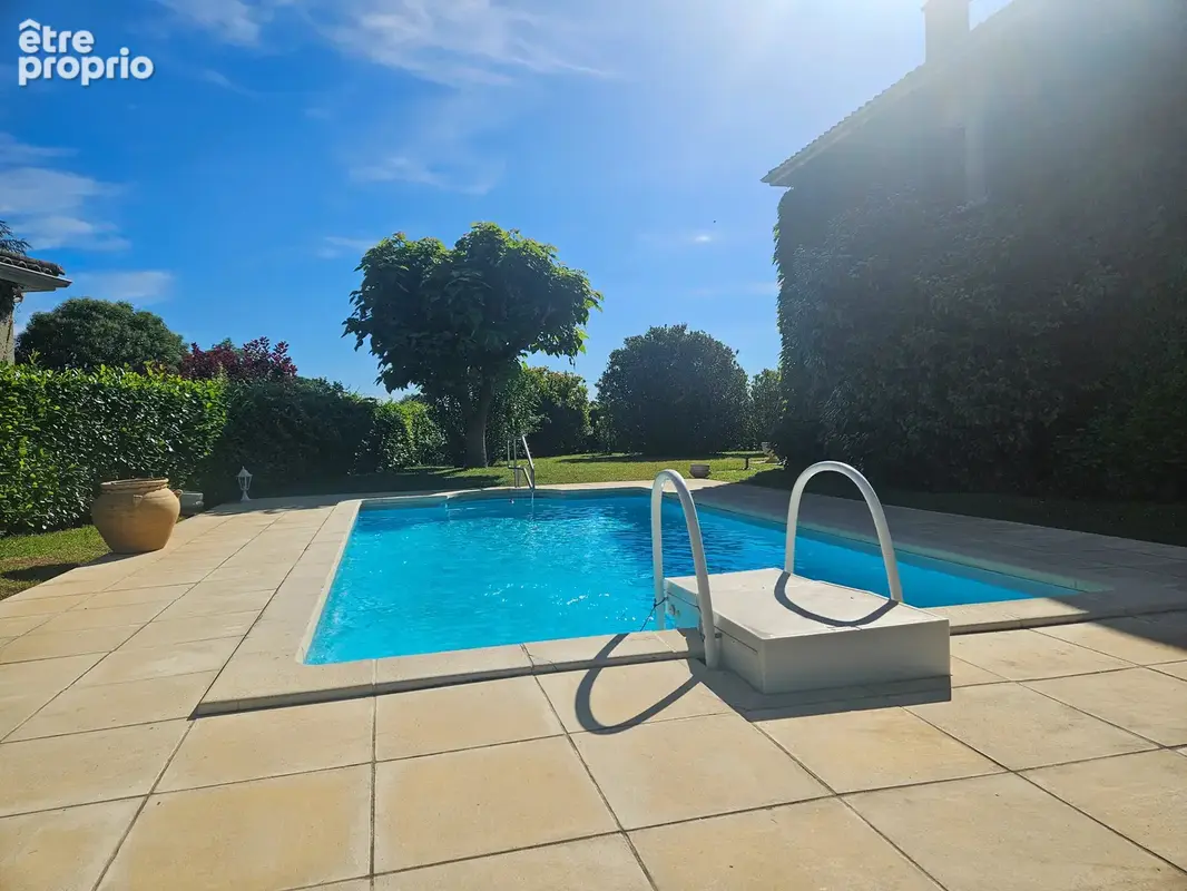 Saint-Philippe-du-Seignal : Maison familiale avec piscine sur parc arboré - photo 26