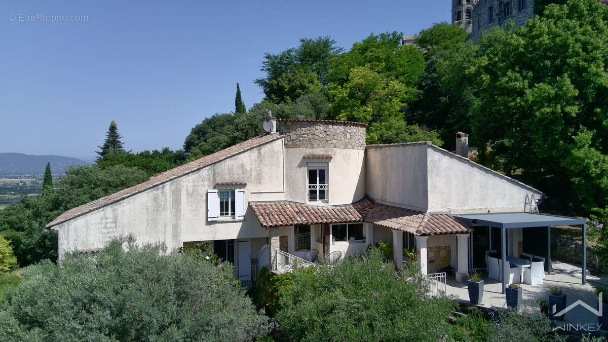 Maison à LA GARDE-ADHEMAR