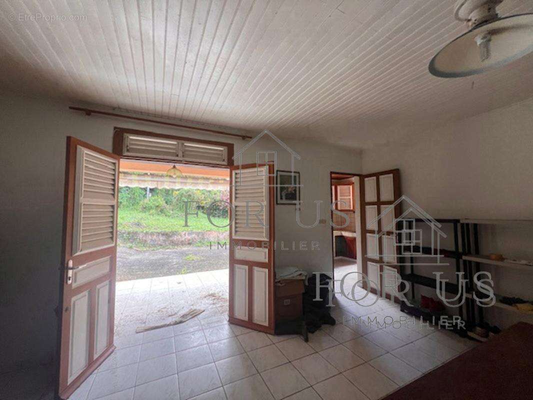 A VENDRE - Maison T6 -GROS MORNE (97213), Martinique - photo 8