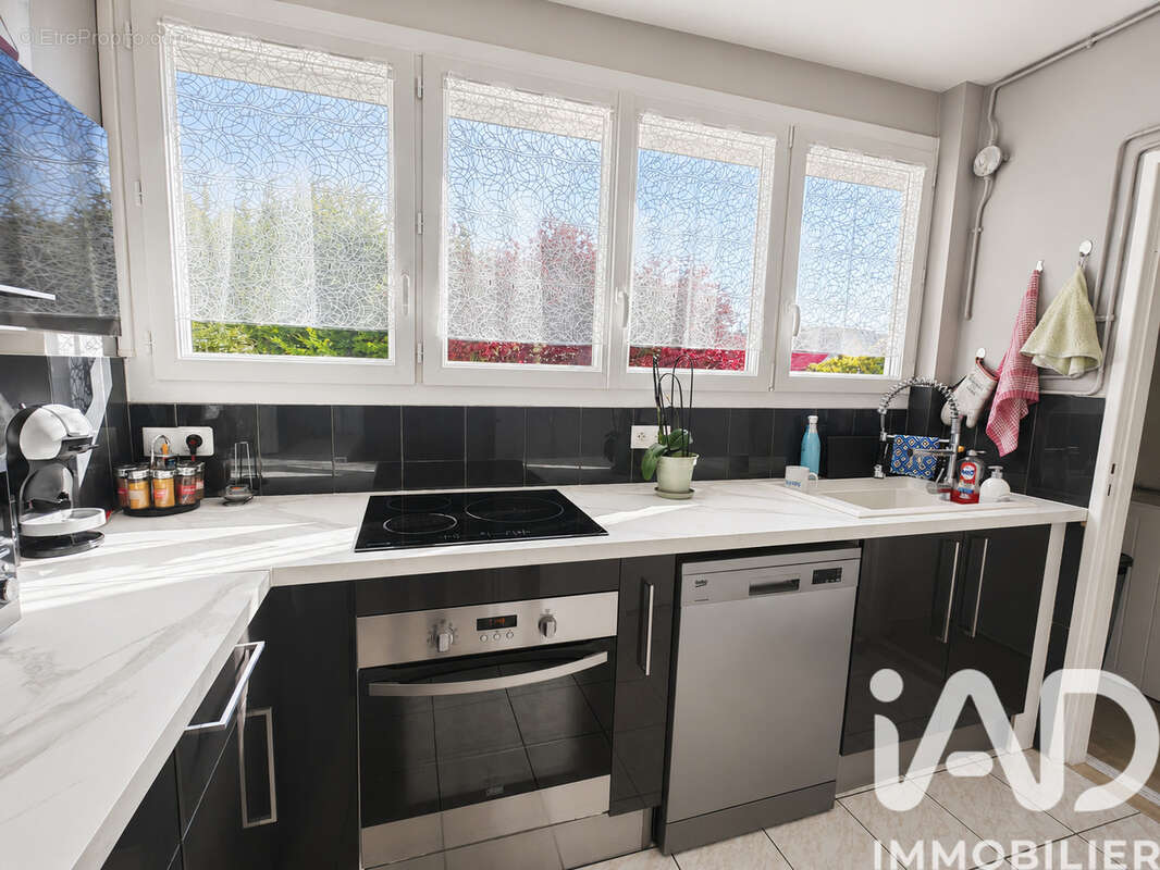 Photo 4 - Appartement à SAINTE-GENEVIEVE-DES-BOIS
