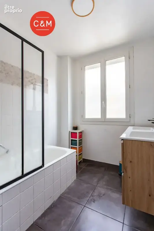 REZE BALINIERE - Maison divisée en trois logements - photo 11