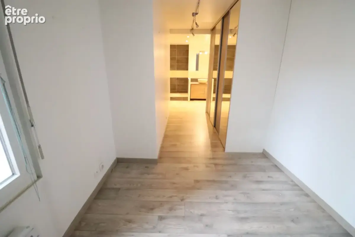 LE PORT-MARLY - Apt 4 pièces de 87m2 - Box et Parking - photo 12
