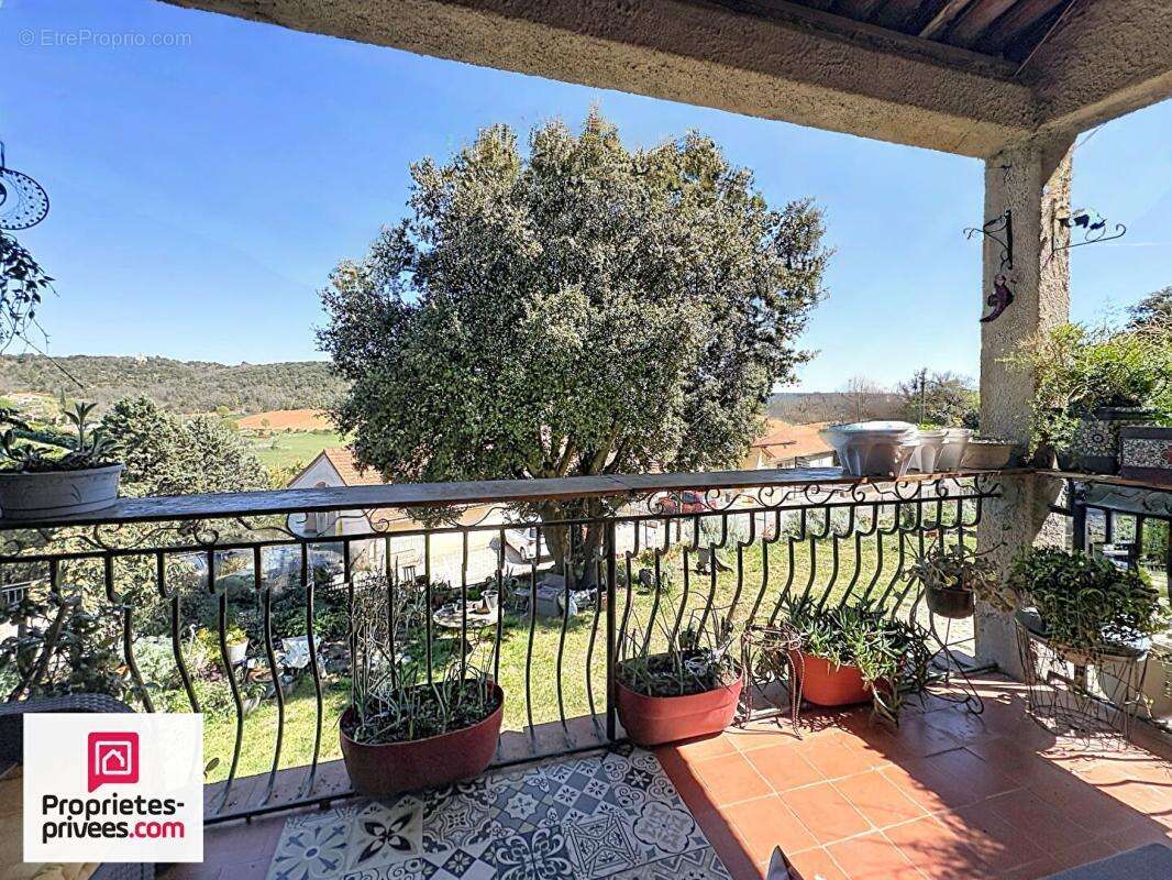 Villa avec grand garage sur 2360 m² de terrain divisible - photo 15