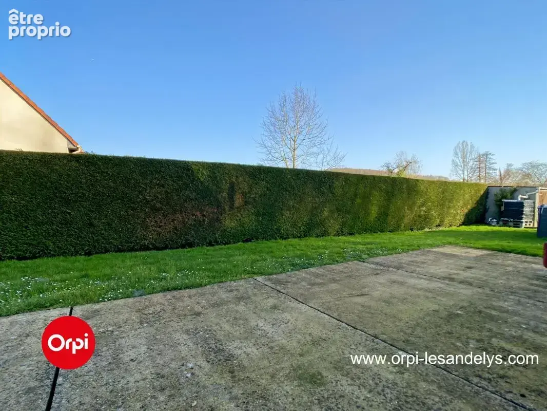 Maison traditionnelle 3 chambres avec jardin et dépendances - photo 15