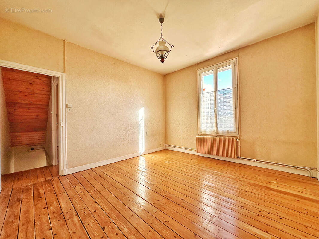 Maison à CLERMONT-FERRAND