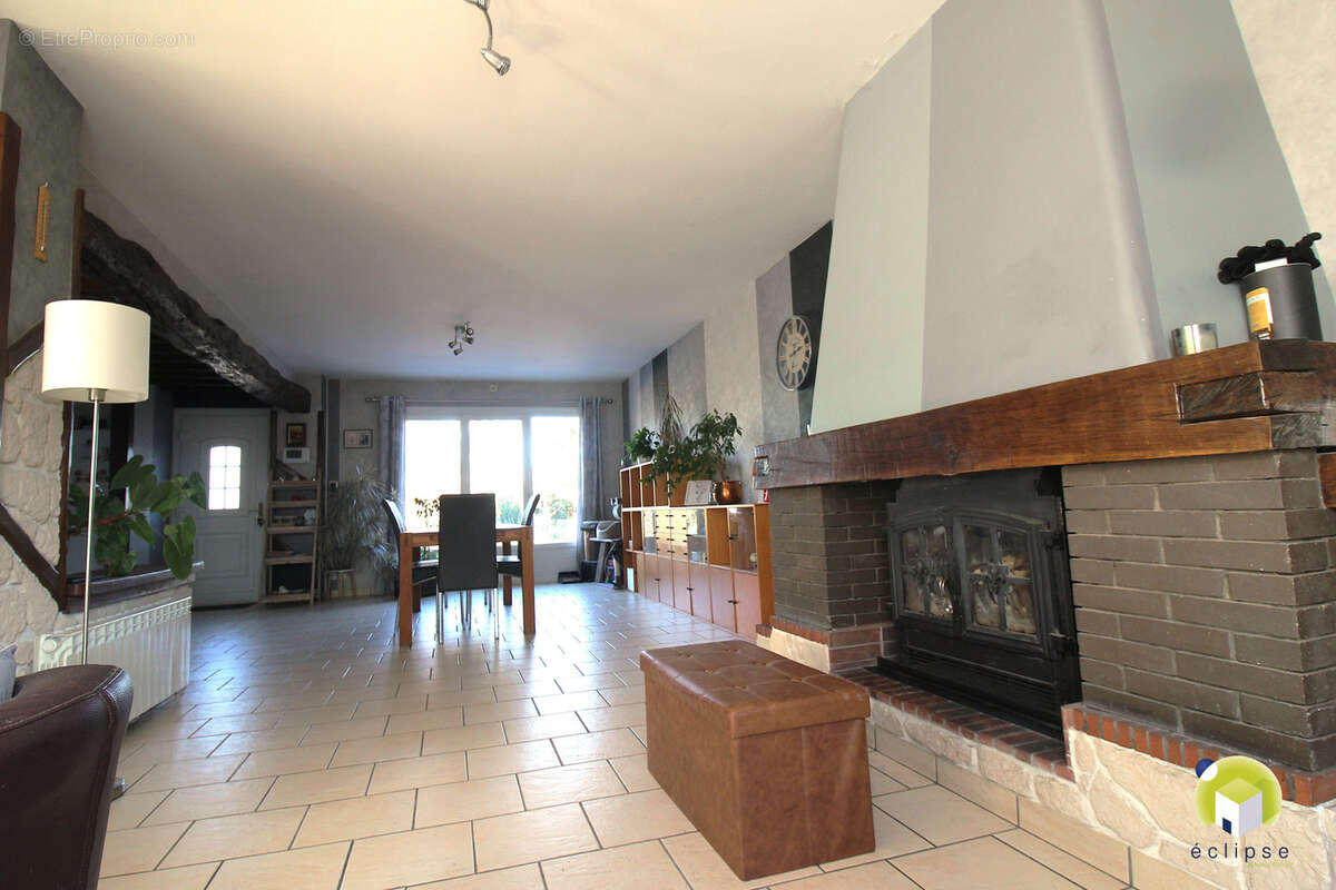Maison à MEZERIAT