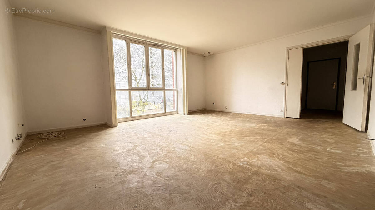 Appartement à MONTIGNY-LE-BRETONNEUX