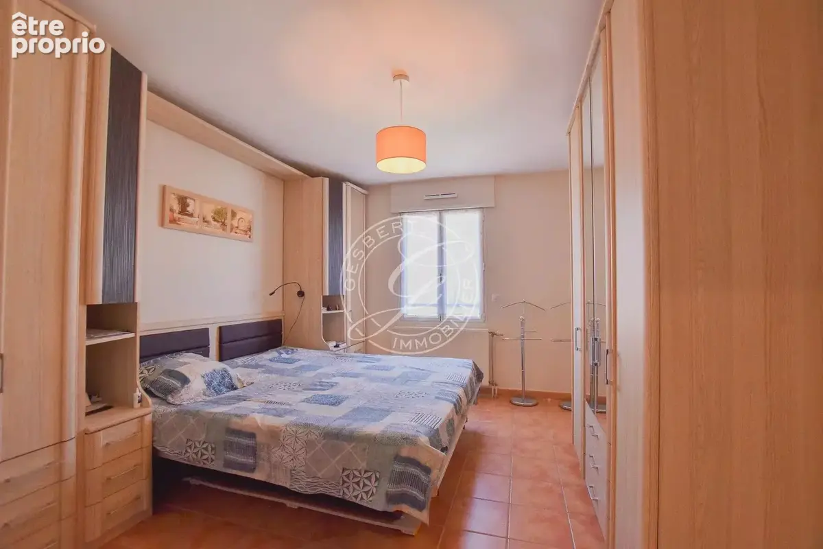 DRAGUIGNAN – Appartement T5 de 123 m² habitables avec véranda, ascenseur et parking privatif - photo 11