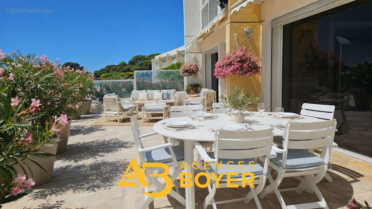Bandol   appartement duplex d’exception de 124 m2   première ligne   vue mer panoramique sur l’île de bendor - photo 2