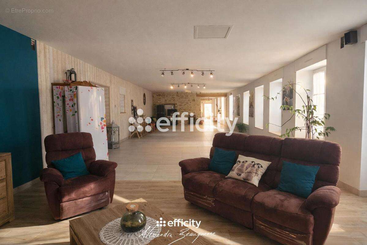 Maison 279 m² à Reffannes  - photo 6